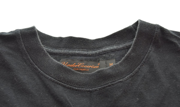 アンダーカバー UNDERCOVER 魔女期 グランジ・イズ・アライブ プリント 半袖Tシャツ 黒 Tシャツ ブラック Mサイズ 103MT-2393