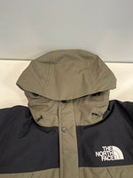 ノースフェイス THE NORTH FACE マウンテンダウンジャケット ニュートープ ND91930 ジャケット カーキ Mサイズ 101MT-4768