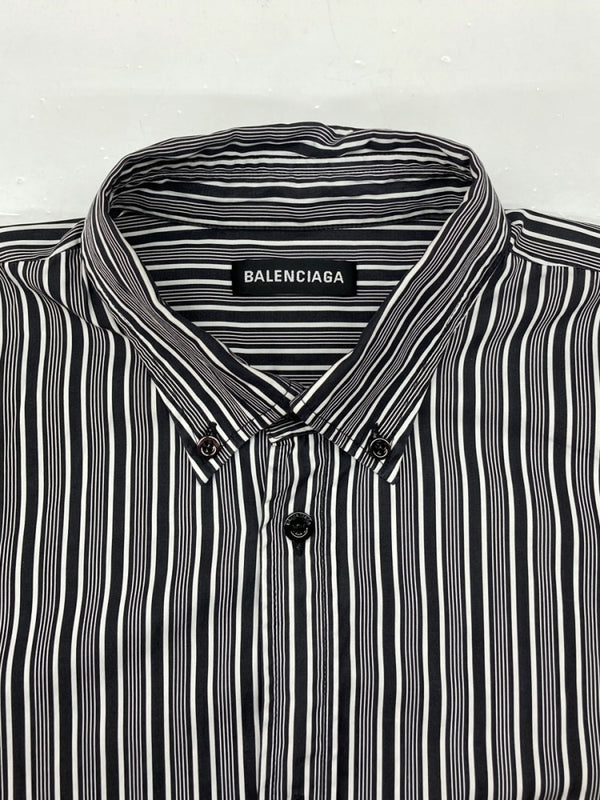 バレンシアガ BALENCIAGA L/S BACK LOGO STRIPESHIRT バック ロゴ ストライプシャツ ボタンダウン 長袖シャツ 白 黒 556878 38 長袖シャツ ロゴ ホワイト 104MT-902