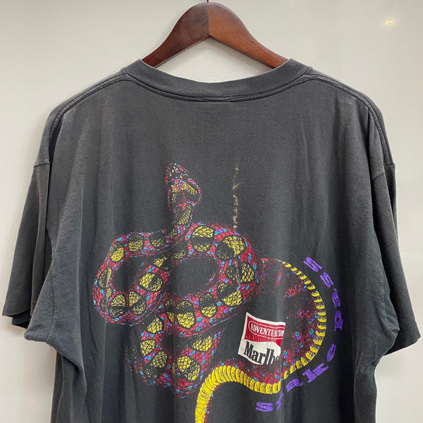 【曜日割引対象外】 ヴィンテージ vintage 90's マルボロ Marlboro snake pass DELTA USA製 ポケット Tシャツ ブラック XLサイズ 201MT-4489 VB