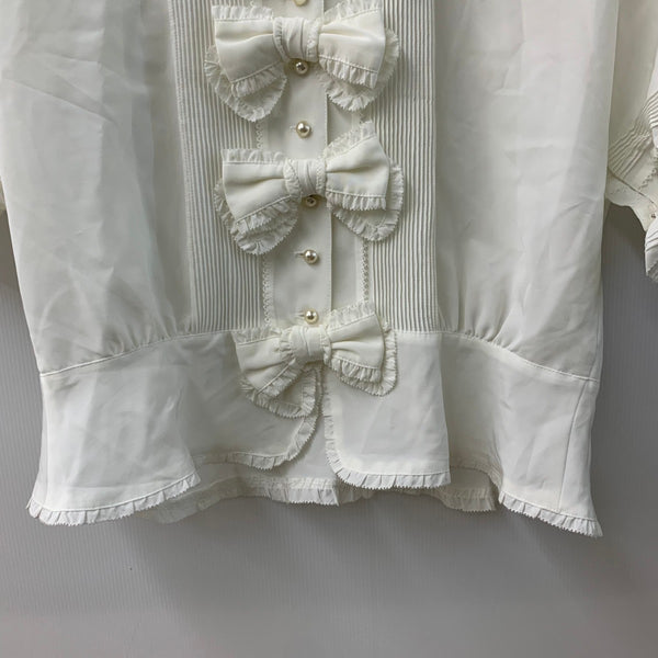 カネコイサオ kaneko isao ワンダフルワールド リボン ブラウス フリル パールボタン 半袖シャツ ホワイト 201LT-434