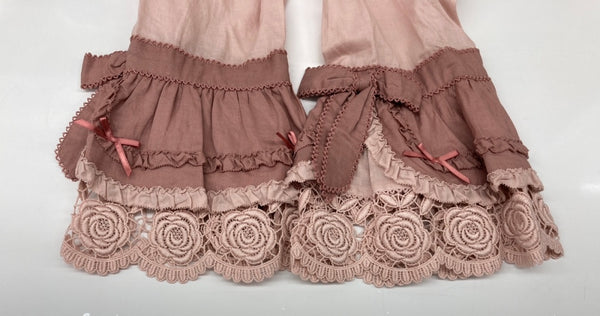 ピンクハウス PINKHOUSE 24AW ローズレース使い ブラウス スクエアネック 姫袖 フリルスリーブ リボン ミニサテン ピコフリル レース  コットン 綿 ロリータ ゴスロリ PINK A2143FB 366 長袖 花 ピンク 104LT-244