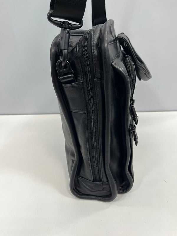 トゥミ TUMI インターナショナル・オーガナイザー・ブリーフ  レザー バッグ メンズバッグ ビジネスバッグ・ブリーフケース ブラック 101bag-207
