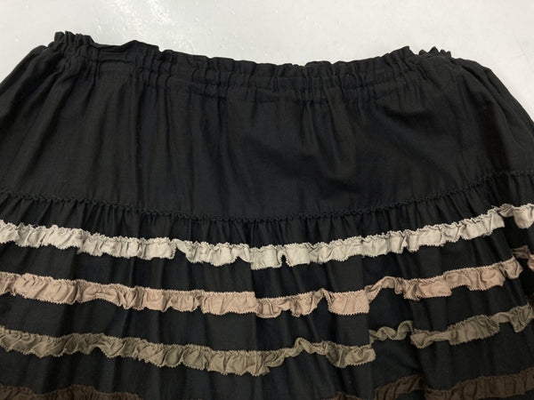 ピンクハウス PINKHOUSE 23年モデル ミックス フリル 使い ピコフリル ローンスカート モノトーン フロントボタン クロケイ BLACK 黒 A2161FSY470 スカート 総柄 ブラック 104LB-13