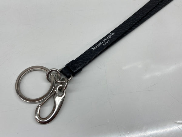 メゾンマルジェラ Maison Margiela NECK STRAP ネックストラップ キーチェーン キーリング ネックレス 黒 ネックストラップ ロゴ ブラック 104Z-8