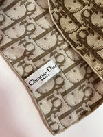 クリスチャンディオール Christian Dior トロッター柄 総柄 大判シルクスカーフ イタリア製 茶 マフラー・スカーフ レディーススカーフ ブラウン 101G-239