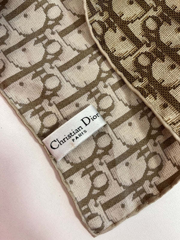 クリスチャンディオール Christian Dior トロッター柄 総柄 大判シルクスカーフ イタリア製 茶 マフラー・スカーフ レディーススカーフ ブラウン 101G-239