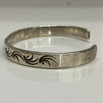 【曜日割引対象外】【中古】アリゾナフリーダム ARIZONA FREEDOM 太陽神 唐草 石付き メンズジュエリー・アクセサリー バングル シルバー 201goods-795 VB