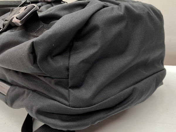 ミステリーランチ MYSTERY RANCH RIP RUCK LINE-2 リップ ラック バックパック リュック アウトドア 黒 バッグ メンズバッグ バックパック・リュック ロゴ ブラック 104B-55