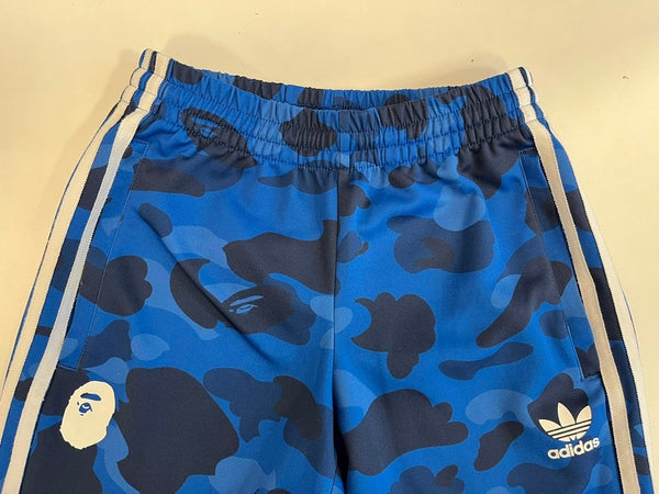 ア ベイシング エイプ A BATHING APE アディダス adidas BAPE TRACK PANTS ベイプ トラックパンツ カモフラ 迷彩 サルカモ 青 DP0190 ボトムスその他 ブルー Sサイズ 101MB-718