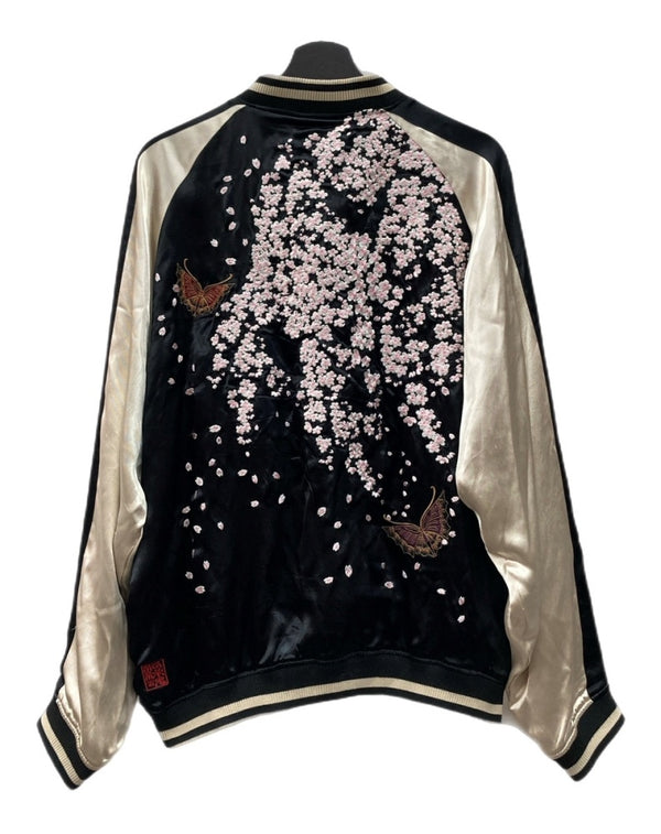 カラクリダマシイ 絡繰魂 枝垂れ桜刺繍 スカジャン 蝶 朧 和柄 ジップアップ アウター ジャケット 黒 223021 ジャケット 総柄 ブラック XLサイズ 104MT-1662