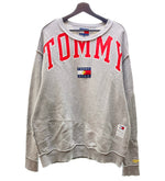 トミーヒルフィガー TOMMY HILFIGER MYne マイン コラボ Pullover プルオーバー アーチロゴ ラバープリント ワッペン 灰色 スウェット ロゴ グレー Mサイズ 104MT-351