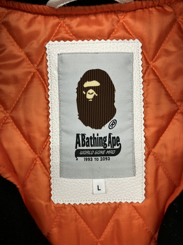 ア ベイシング エイプ A BATHING APE SWITCH SHOULDER VARSITY JACKET バーシティ ジャケット スタジャン アウター ブルゾン 黒 ジャケット ロゴ ブラック Lサイズ 104MT-786