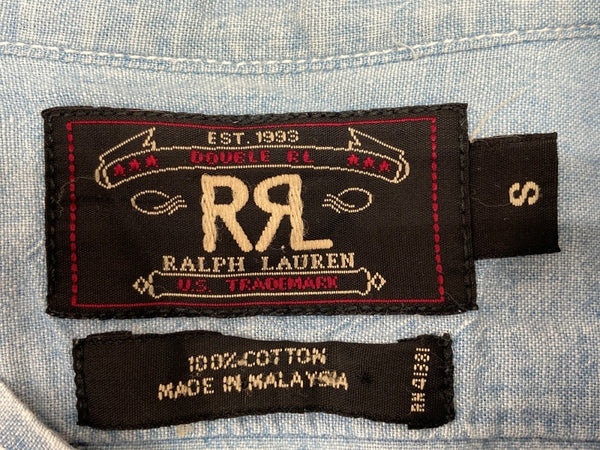 ダブルアールエル RRL 三ツ星タグ DENIM SHIRT デニム バンドカラー シャンブレー フロントボタン ヴィンテージ VINTAGE ラルフローレン RALPH LAUREN マレーシア製 ライトブルー 水色 長袖シャツ 無地 ブルー Sサイズ 104MT-1955
