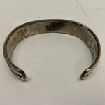 【曜日割引対象外】 【中古】インディアンジュエリー INDIAN JEWELRY ホピ族 JJ 刻印 メンズジュエリー・アクセサリー バングル シルバー 201goods-675 VB