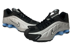 ナイキ NIKE 25年製 SHOX R4 METALLIC SILVER ショックス ローカット シューズ 黒 銀 HQ1988-004 メンズ靴 スニーカー シルバー 28cm 104S-928