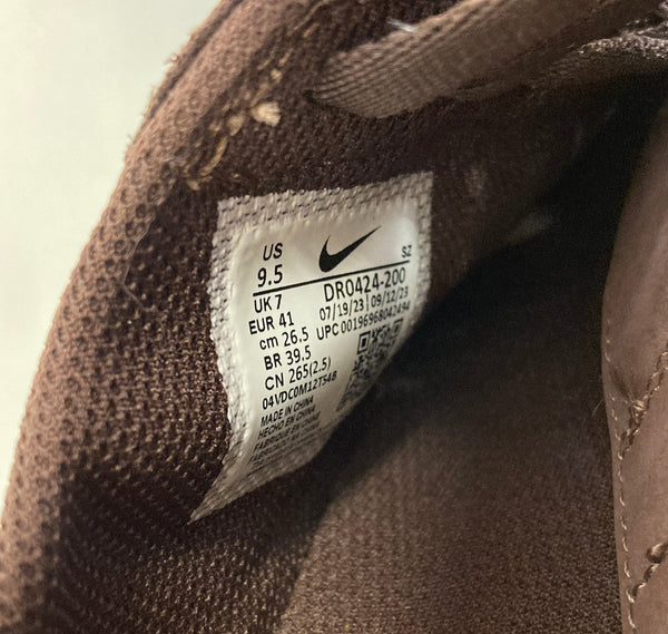 ナイキ NIKE Women's J Force 1 Low LX Earth Jacquemus  ジャックムス×ナイキ ウィメンズ Jフォース1 ロー LX アース DR0424-200 メンズ靴 スニーカー ブラウン 26.5cm 101sh-2014