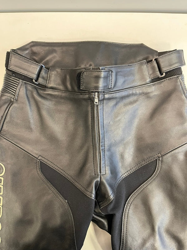 シンプソン SIMPSON 本皮 牛革 レザーパンツ バイカーパンツ ツーリング バイク用品 黒  ボトムスその他 ブラック Lサイズ 101MB-771