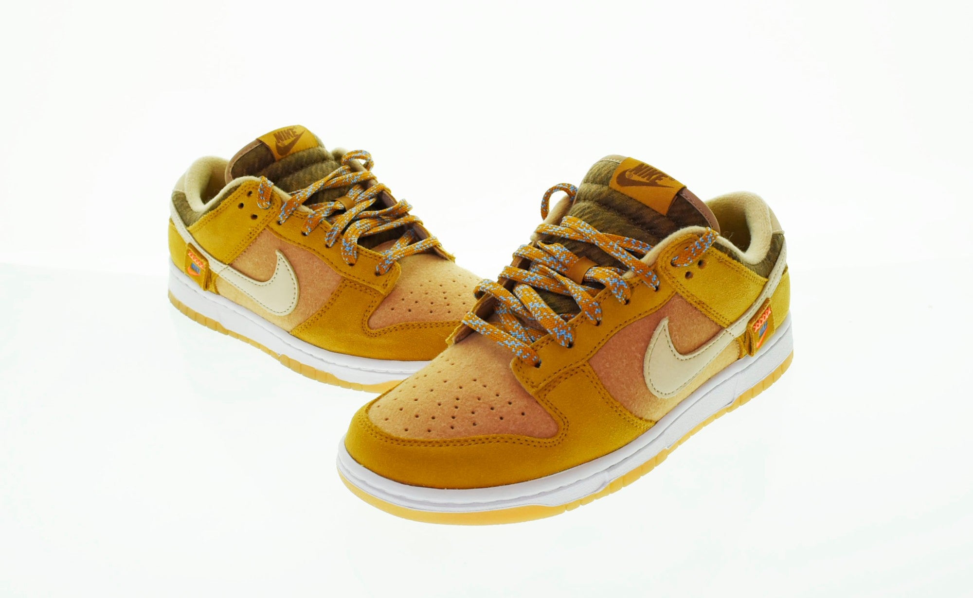 ナイキ NIKE DUNK LOW Teddy Bear ダンクロー テディベア スニーカー ...