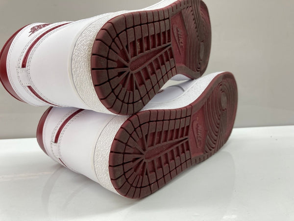 ナイキ NIKE 23年製 AIR JORDAN 1 HIGH 85 METALLIC BURGUNDY エア ジョーダン ハイ メタリック バーガンディ AJ1 シューズ 白 赤 BQ4422-161 メンズ靴 スニーカー ホワイト 27.5cm 104S-999