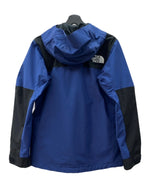 ザノースフェイス THE NORTH FACE MOUNTAIN JACKET マウンテン ジャケット GORE-TEX ダブルジップ アウトドア アウター 青 黒 NP61800 ジャケット ロゴ ブルー Sサイズ 104MT-2001