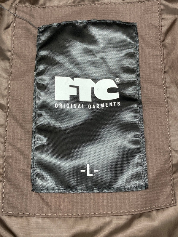 エフティーシー FTC PERTEX NYLON LIGHT JACKET パーテックス ナイロン ライト ジャケット 茶 FTC025AWJ12 ジャケット ロゴ ブラウン Lサイズ 104MT-2300