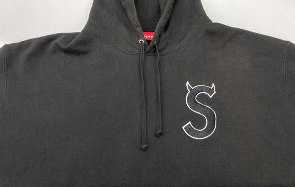 シュプリーム SUPREME S Logo Hooded Sweatshirt エス ロゴ フーディ シャツ スウェット デビルSロゴ ツノSロゴ 黒 パーカ 刺繍 ブラック 2XLサイズ 104MT-2253