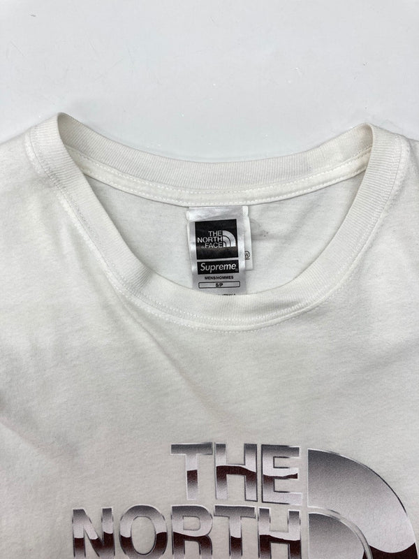 シュプリーム SUPREME × THE NORTH FACE 18SS Metallic Logo Tee メタリック ロゴ 白 NT31808I Tシャツ プリント ホワイト Sサイズ 104MT-209