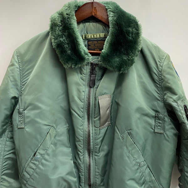 【曜日割引対象外】 アルファ インダストリーズ ALPHA INDUSTRIES 90's B-15D 50's 復刻 8310-483250-292 ジャケット カーキ Mサイズ 201MT-4713 VB