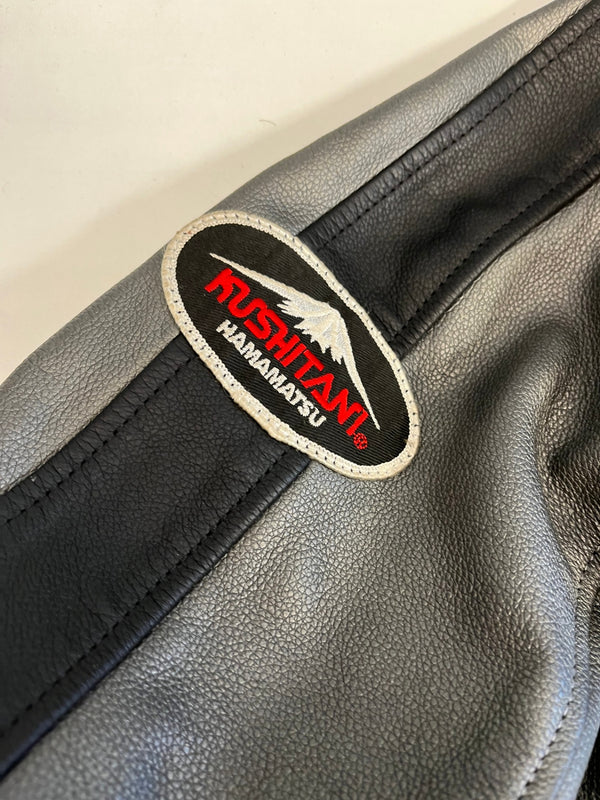 クシタニ KUSHITANI RACING SPEC レーシングスペック 本革 レザージャケット 刺繍 ワッペン ロゴ バイク バイカー KU-298 ジャケット ブラック Lサイズ 101MT-5387