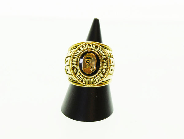 ア ベイシング エイプ A BATHING APE BAPE COLLEGE RING カレッジリング メンズジュエリー・アクセサリー 指輪・リング ゴールド 103G-67