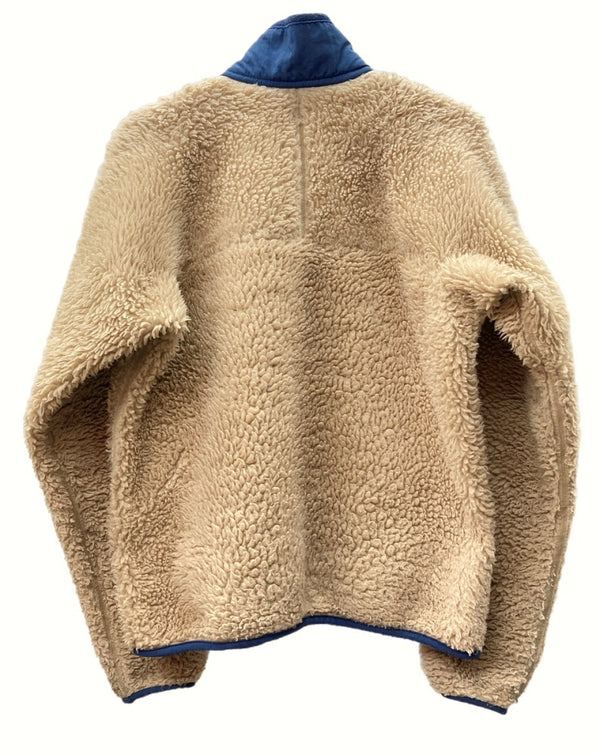 パタゴニア PATAGONIA CLASSIC RETRO CARDIGAN クラシック レトロ カーディガン フリース ボア 薄茶色 23024F5 ジャケット ロゴ ベージュ Sサイズ 104MT-619