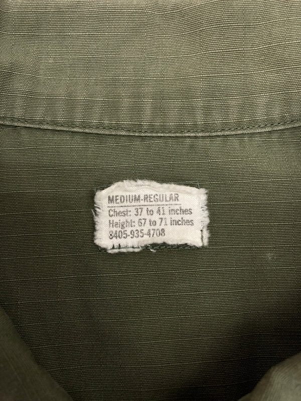 ミリタリー Military US ARMY JUNGLE FATIGUE JACKET ジャングル ファティーグ ジャケット ヴィンテージ 米軍 軍物 シャツ 緑 ジャケット 無地 カーキ Mサイズ 104MT-1762