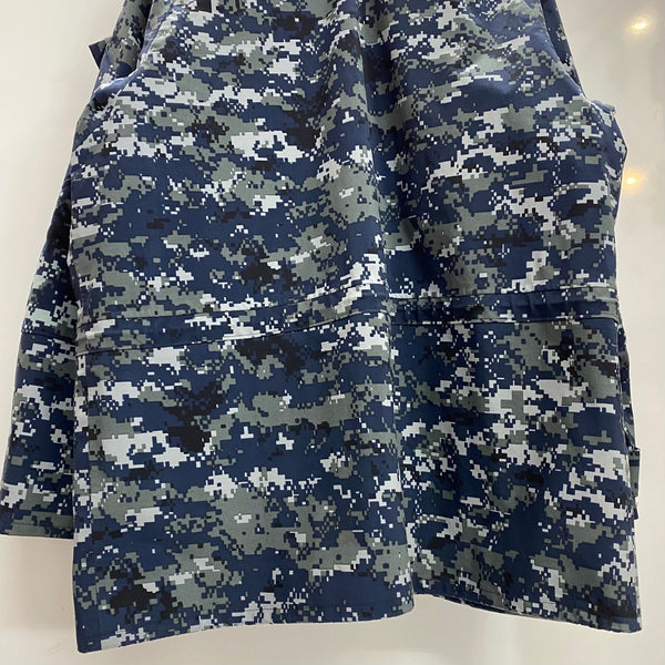 【曜日割引対象外】 ミリタリー MILITARY US.NAVY GORE-TEX WORKING PARKA デジタルカモ 8415-01-539-9872 ジャケット ブルー Mサイズ 201MT-4438 VB