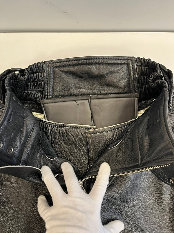 クシタニ KUSHITANI レザーパンツ バイカーパンツ ツーリング バイク用品 黒 膝プロテクター ボトムスその他 ブラック 101MB-780