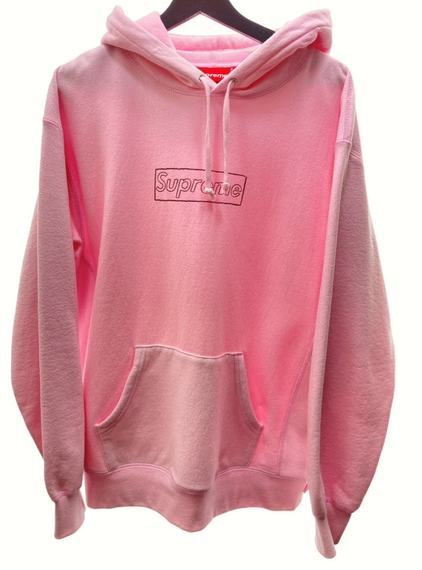 シュプリーム SUPREME × KAWS カウズ 21SS Chalk Logo Hooded Sweatshirt チョークロゴ フーディー プルオーバー PINK パーカ ワンポイント ピンク Mサイズ 104MT-310