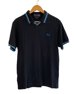 コムデギャルソン COMME des GARCONS × フレッドペリー FRED PERRY S13301] 半袖ポロシャツ ロゴ ブラック Sサイズ 201MT-2468