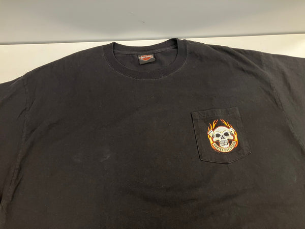 ハーレーダビッドソン Harley-Davidson モーターサイクル バイク スカル ドクロ フレイム ファイヤー ロゴ 両面プリント ポケット - Tシャツ ブラック 101MT-4533