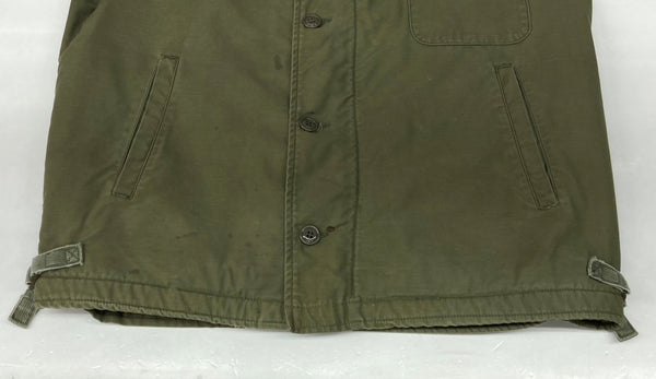 ミリタリー Military Item A-2 DECK JACKET デッキ ジャケット US ARMY アーミー アウター ヴィンテージ ミリタリー 42-44 緑 ジャケット ロゴ カーキ Lサイズ 104MT-824