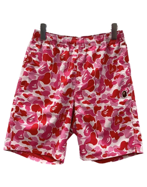 アベイシングエイプ A BATHING APE ABC CAMO BEACH SHORTS カモ ビーチ ショーツ サルカモ ハーフ スイム 短パン 白 赤 ピンク ロゴ ハーフパンツ マルチカラー Mサイズ 104MB-408