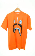 アベイシングエイプ A BATHING APE  SHARK TEE プリント 半袖Tシャツ オレンジ Tシャツ オレンジ Mサイズ 103MT-734