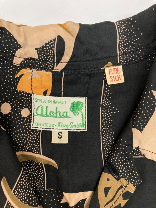 サンサーフ SUN SURF S/S SPECIAL EDITION ALOHA KIHI KIHI アロハ シャツ キヒ キヒ ハワイアン 半袖 開襟 魚 海 黒 SS30210 半袖シャツ 総柄 ブラック Sサイズ 104MT-1710
