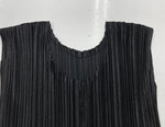 イッセイミヤケ ISSEY MIYAKE プリーツプリーズ PLEATS PLEASE ノースリーブ 膝丈 プリーツ加工 バックリボン ウエストマーク BLACK 黒 PP51-JH125 ワンピース 無地 ブラック サイズ5 104LT-106