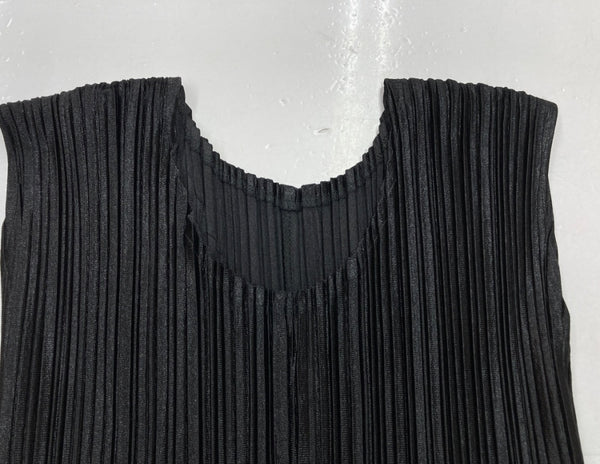 イッセイミヤケ ISSEY MIYAKE プリーツプリーズ PLEATS PLEASE ノースリーブ 膝丈 プリーツ加工 バックリボン ウエストマーク BLACK 黒 PP51-JH125 ワンピース 無地 ブラック サイズ5 104LT-106