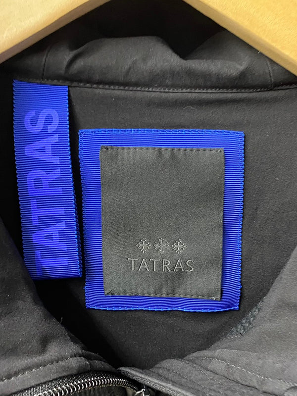 タトラス TATRAS ポリエステルキルトダンボールニットジップフーディー MTLA21A4149-L パーカ ロゴ ブラック 201MT-2350