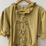 カネコイサオ kaneko isao ワンダフルワールド リボン ブラウス フリル パールボタン 半袖シャツ ベージュ 201LT-435