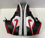 ナイキ NIKE エアジョーダン1 ミッド "ブラック/ ジムレッド/ホワイト Air Jordan 1 Mid "Black/Gym Red/White" 554724-079  メンズ靴 スニーカー レッド 26.5㎝サイズ 201-shoes1038