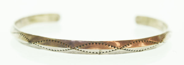 ナバホ NAVAJO インディアンジュエリー バングル  Lda McCRAY シルバー メンズジュエリー・アクセサリー インディアンジュエリー バングル シルバー 103G-95