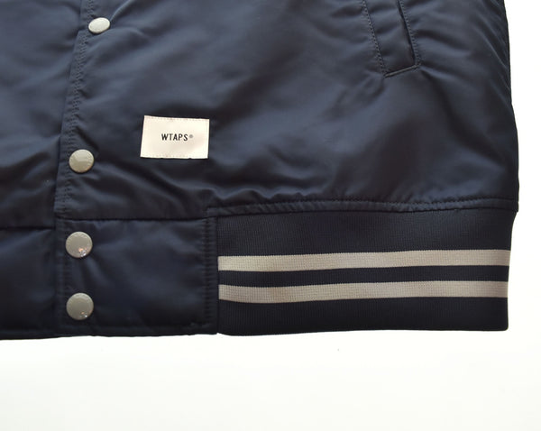 ダブルタップス WTAPS 18SS BENCH JACKET ベンチ ジャケット スタジャン サテン スタジアムジャケット  181TQDT-JKM02  1 ジャケット ネイビー 103MT-2382