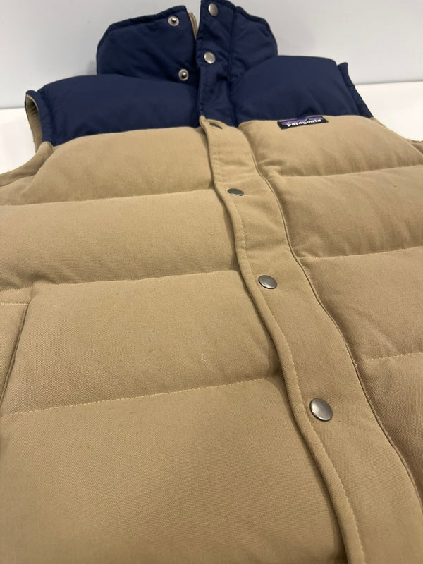 パタゴニア PATAGONIA 2015年製 Bivy Down Vest ビビーダウンベスト アウトドア 茶 紺 バイカラー 27586FA15 ベスト ベージュ Sサイズ 101MT-5127